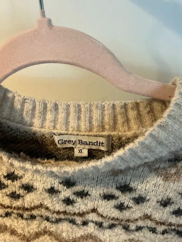 Grey Bandit Cool Vibes Sweater - Image 4