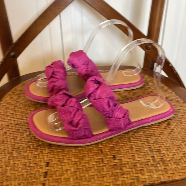 Universal thread pink double strap sandals size 6 - Image 2