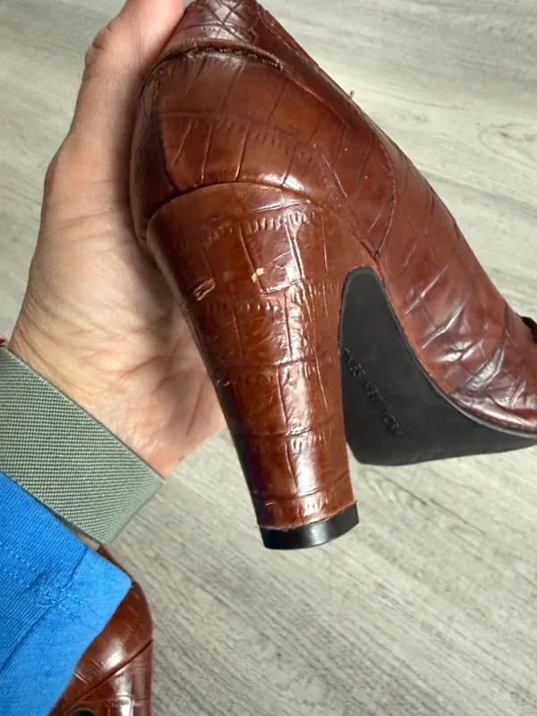 Jones New York Brown Croc-Embossed Loafer Heels Size 6 - Image 4