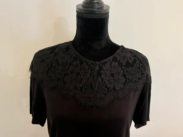 Black Knit Lace Short Sleeve Shirt Size Medium - Image 2