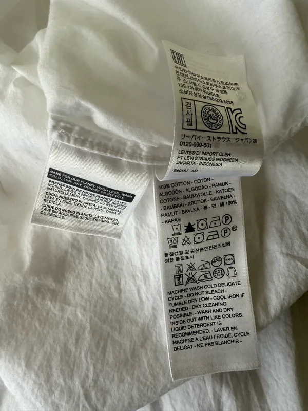 Levi’s V-Neck White Shirt XS 3/4 Sleeves - Image 10