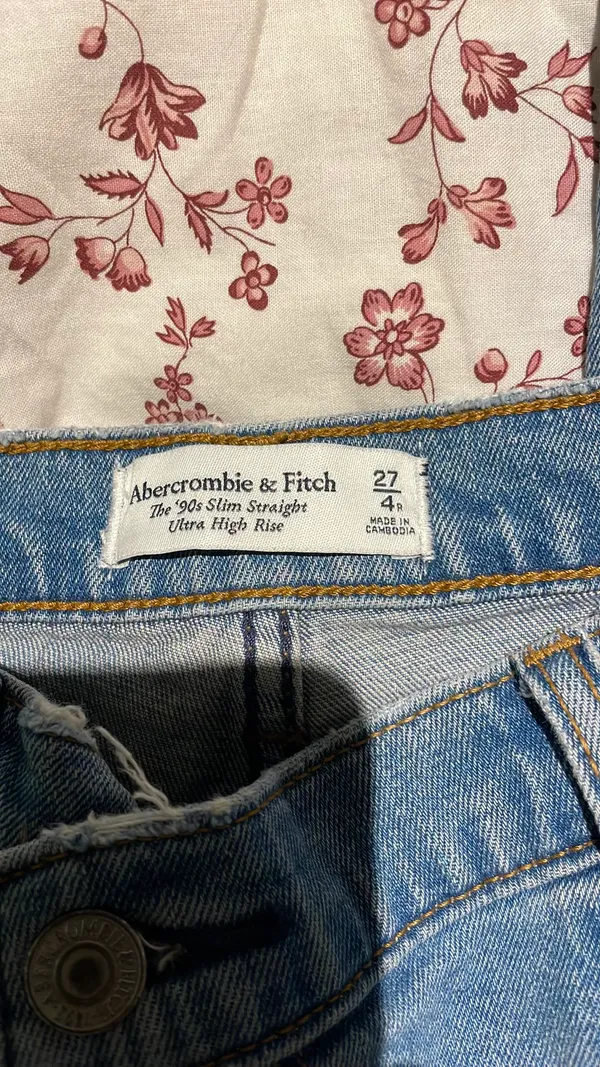 Abercrombie The 90s Slim Straight Ultra High Rise 27/4R - Image 3