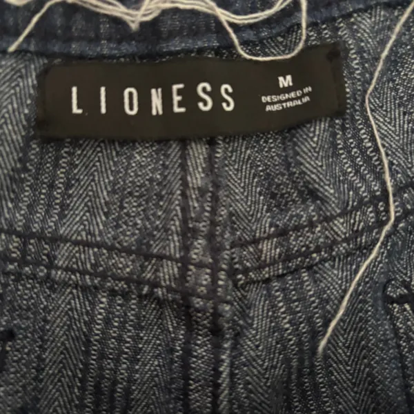 EUC Lioness Charismatic Mid Rise Flare Jeans Sz M Dark Denim Blue Striped y2k - Image 3