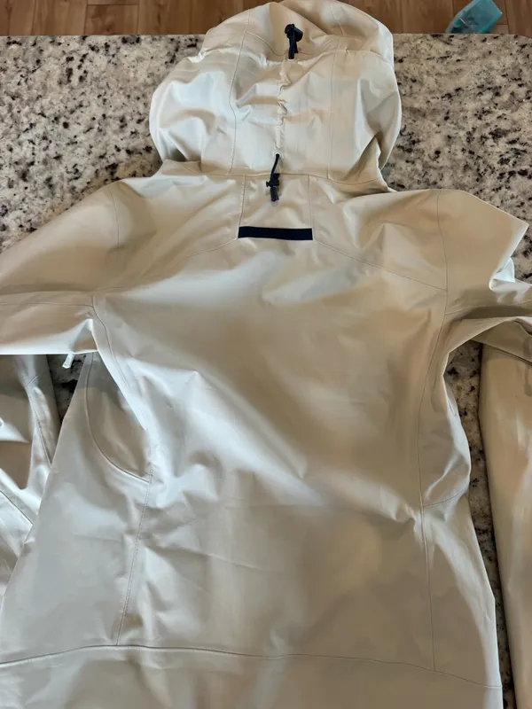 Helly Hansen Women’s Cream Rain Jacket  - Image 5