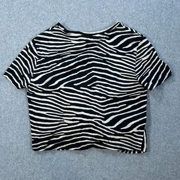 H&M Zebra Print Knotted Cropped Tee Shirt Womens Medium Short Sleeve Black/Beige - Image 7