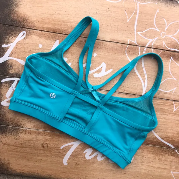 Lululemon Aqua Blue Sports Bra Size 6 - Image 5
