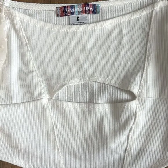 Urban Outfitters Women's Puff sleeve Cropped Cream Party Concert Corset Top‎ blouse size medium - Image 4