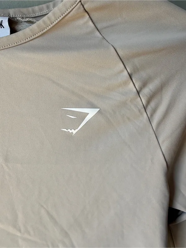 Gymshark Women’s XS Long Sleeve Cropped Athletic Workout Top Beige - Image 3