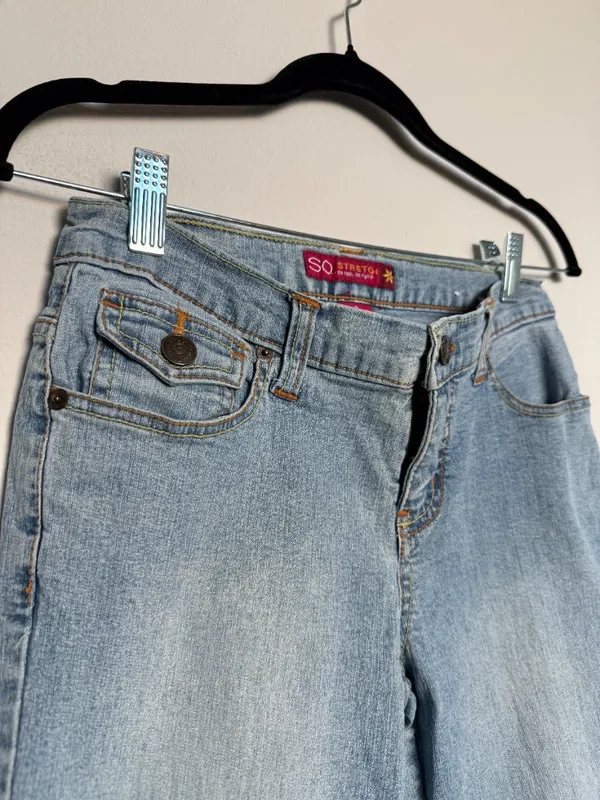 Women Y2K Flare Leg Jeans - Image 4