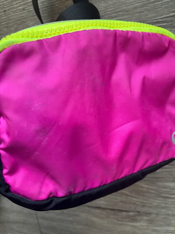 Lululemon Everywhere Belt Bag 1L in Highlight Purple, Vapor, and Intense Teal - Image 6
