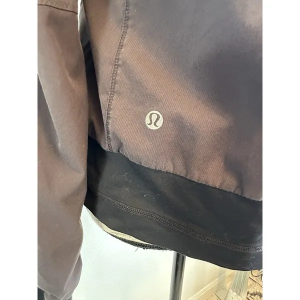 Lululemon Gray Blackish Size 6‎ Athletic Jacket missing zipper - Image 3