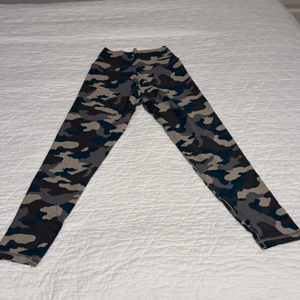 Offline‎ by aerie leggings size medium new without tags - Image 4
