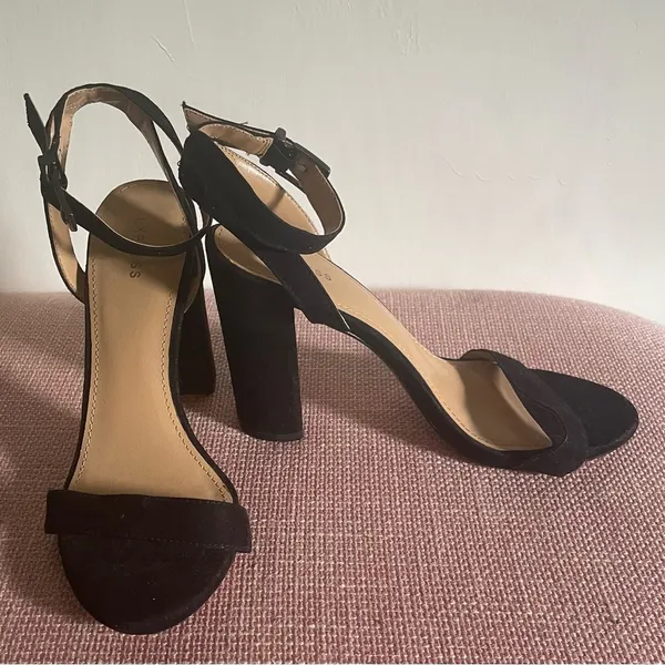 Black Heels - Image 4