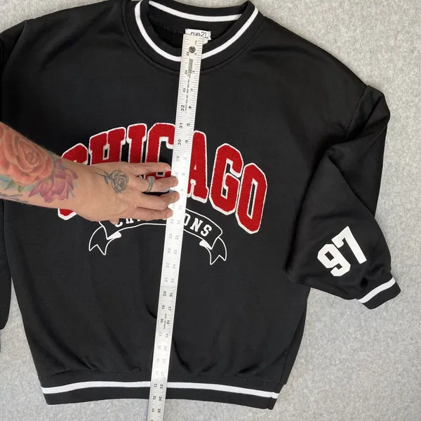 Rue 21 Chicago Champions Sweatshirt - 97 - Size‎ Small - Crew Black Red White - Image 4