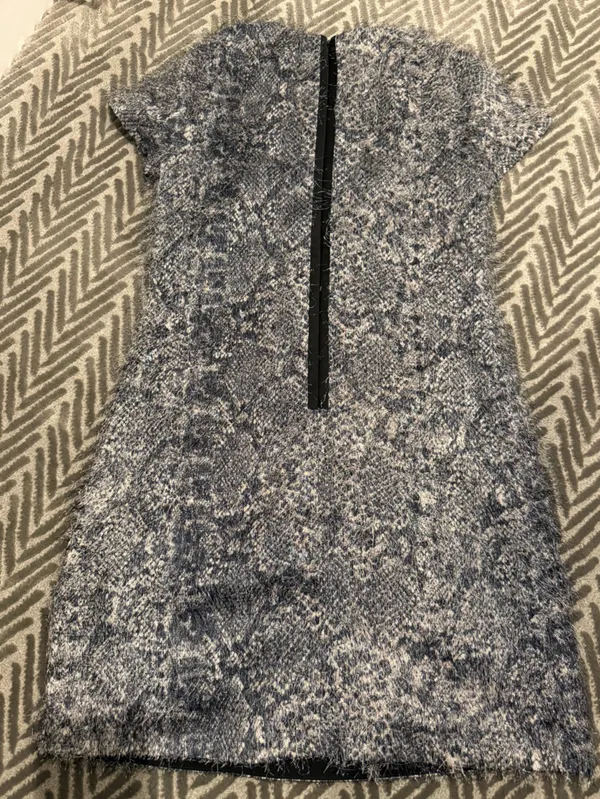 Banana Republic Gray Textured Knit Short-Sleeve Dress - Image 5