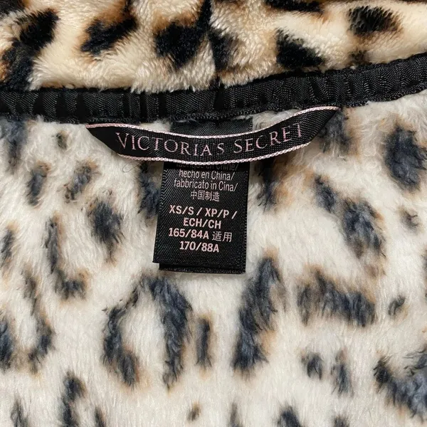 Victoria’s Secret Leopard Print Plush Robe XS/S Open Front Y2K Cozy - Image 4