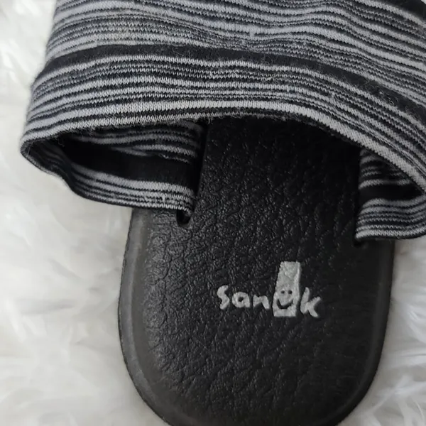 Sanuk cloth wrap ankle strap black sandals size 6 - Image 5