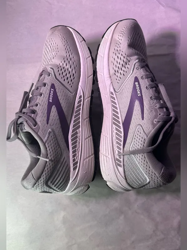 Brooks Ariel Women's Light Gray and Purple Running Shoe - Image 8