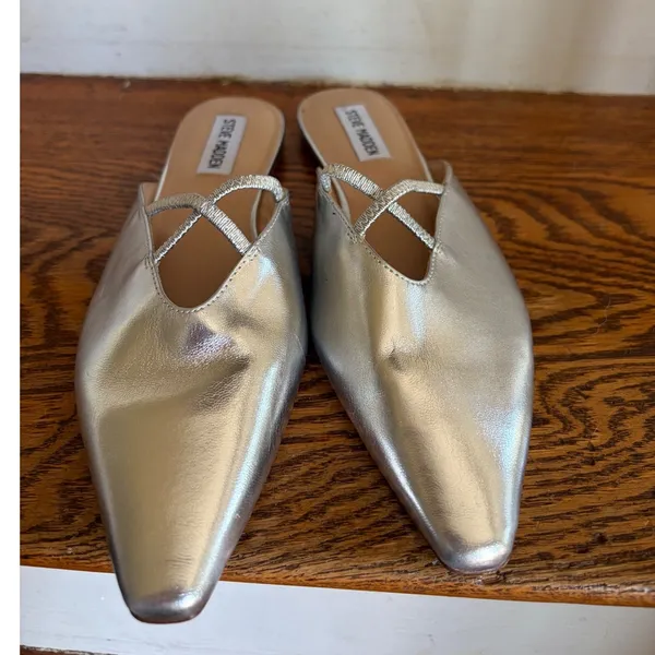 Steve Madden Pammie Metallic Silver Pointed Toe‎ Flat Mules Slides 6.5M - Image 2