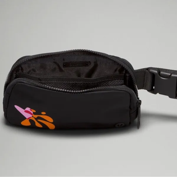 NWT PRIDE lululemon athletica 1L‎ everywhere belt bag limited colorway edition - Image 4