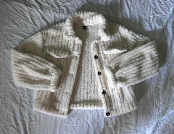 SHEIN fuzzy buttoned up jacket size S - Image 3