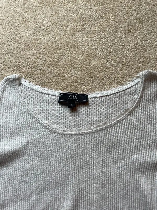 Vibe Sportswear Long Sleeve Crop - Image 3
