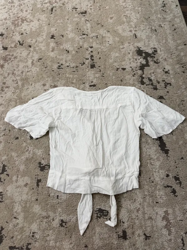 Abercrombie & Fitch White Front Tie Top Size XS - Image 2