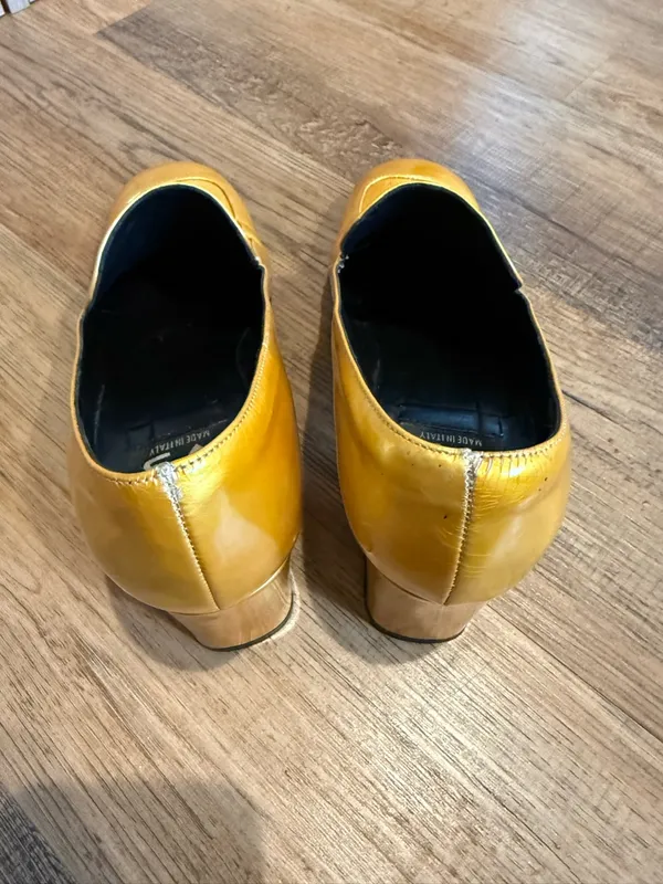 VS Vintage Yellow Patent Leather Chunky Heel Loafers Made in Italy Mod Retro 7 - Image 8