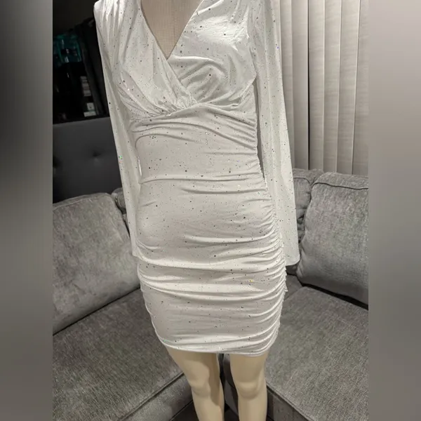 🍒BUNDLE 2 ITEMS FOR $8✨ 🌸AMTIOUS sparkly white dress ✨ - Image 6