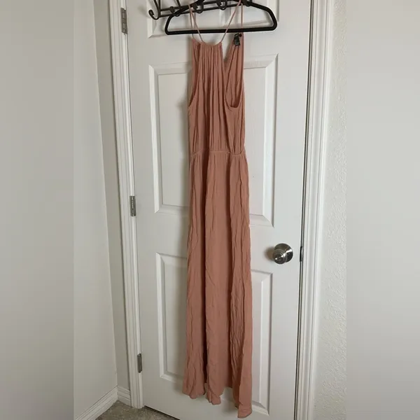 Forever 21 woman’s tan Maxi Dress Size small - Image 3