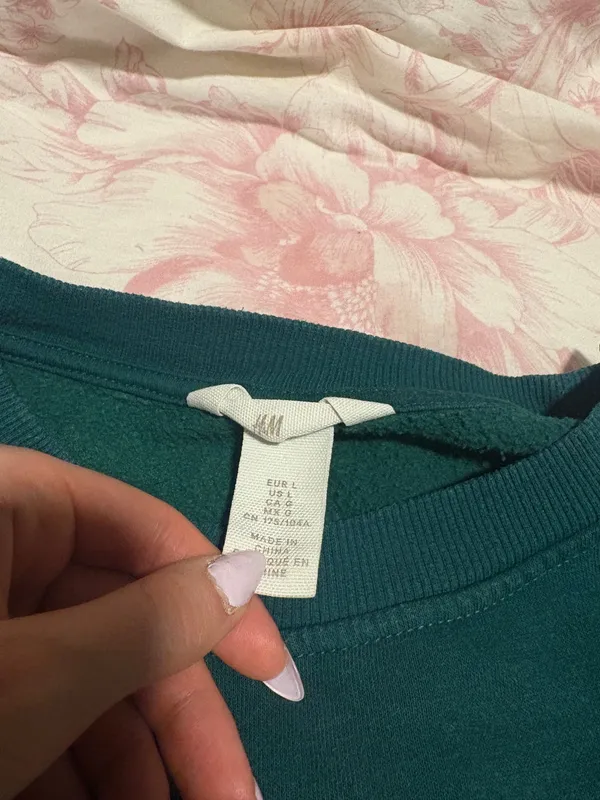H&M Sweatshirt - Image 2