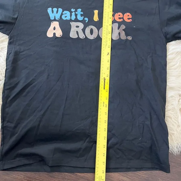 Source Unknown NWOT Black "Wait I see a Rock" Graphic T-shirt Size L - Image 5