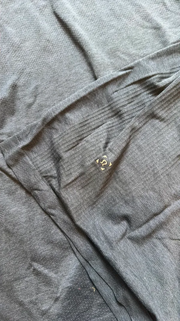 Lululemon Men’s Long Sleeve Shirt - Image 2