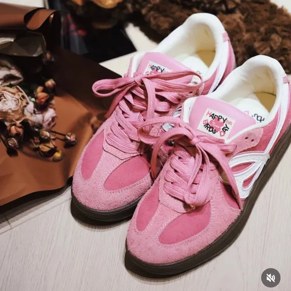 HBD Happy Bird Days x We Flower pink retro court suede sneakers EU 39 / Men 6.5 - Image 8
