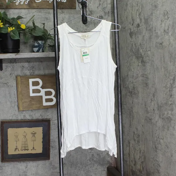 NWT Pink Rose Juniors Side-Slit Handkerchief-Hem Tank Top White L - Image 2