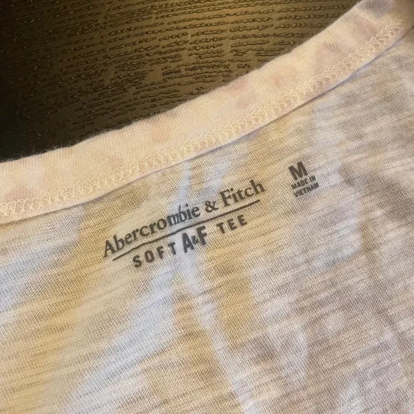 Abercrombie & Fitch Soft AF Tee Pink Leopard Print Scoop Neck T-Shirt Womens M - Image 2