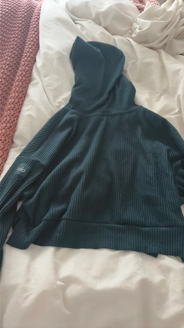Alo cropped hoodie - Image 3