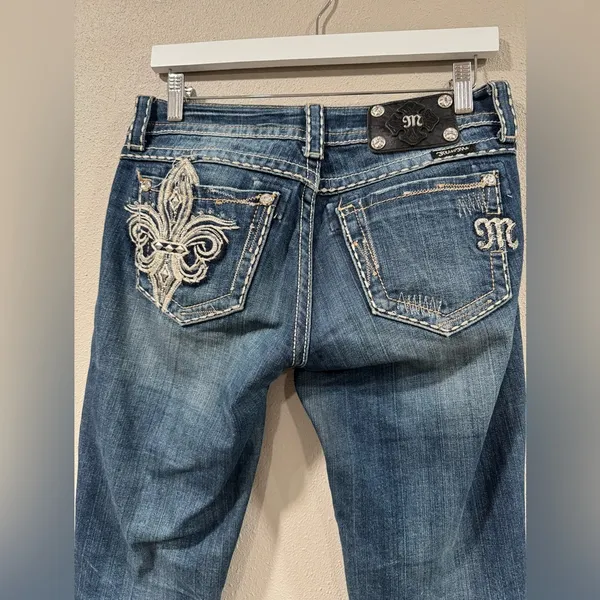 Miss Me Easy Capri Size 26 - Image 3