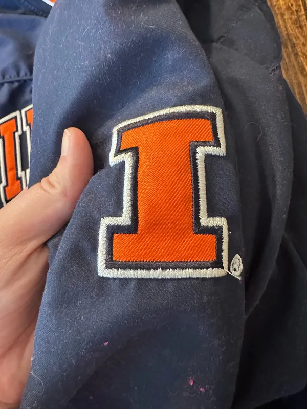 Colosseum Athletics Vintage Illinois Sweatshirt - Image 3