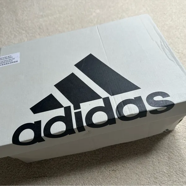 Adidas Run 70s Black and White Sneakers with Classic Stripes - Image 10
