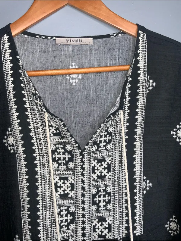 Vivilli Black Boho Tunic Top with Tassel Tie Large - Image 4