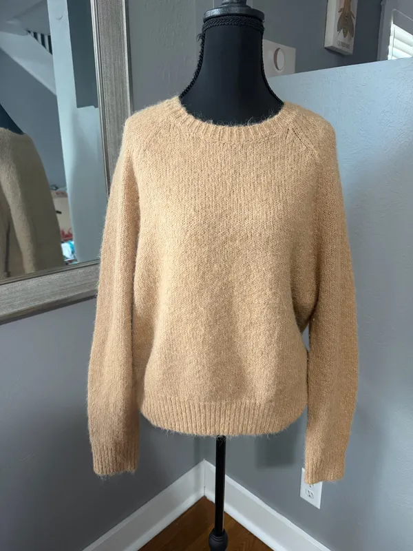 Express Camel Fuzzy Knit Wool Blend Crewneck Old Money Sweater Medium - Image 2
