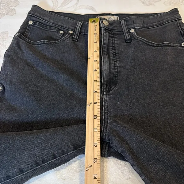 Madewell Women's Size-30 Black Wash Classic‎ Straight Leg Jeans - Image 7