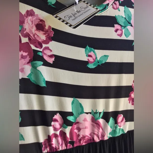 CELESTE “” Maxi Dress NWT! W/ Side Pockets!!🌸 - Image 7