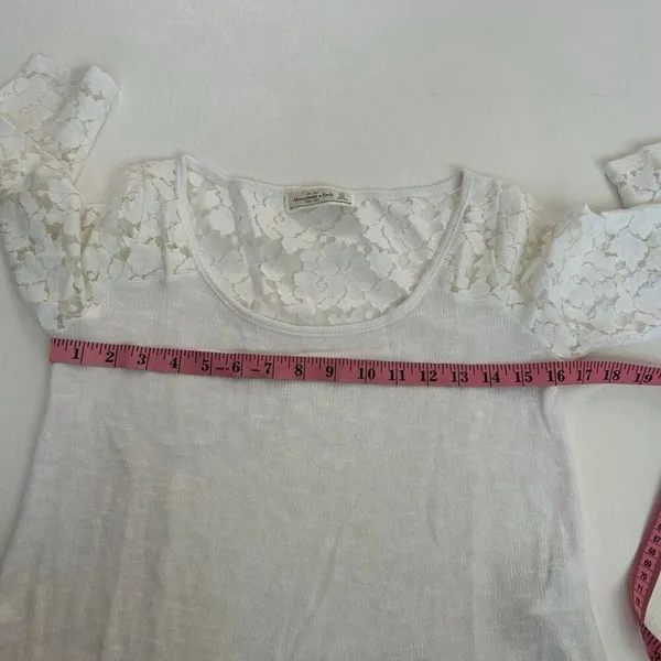 Abercrombie & Fitch White Lace Sleeve Top XS Feminine Lightweight - Image 5