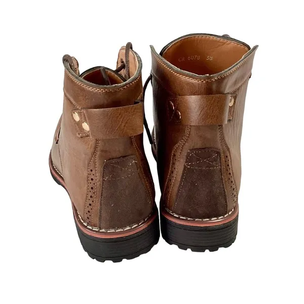 NWOT Retro Round Toe Ankle Boots Brown Size 8 - Image 4