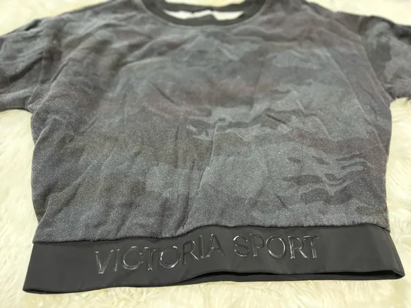 Victoria Sport Cropped Camo Long Sleeve - Image 2