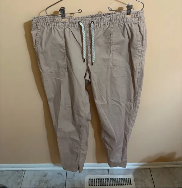 Vuori Vintage Ripstop Series Pants in Dogwood - Image 3