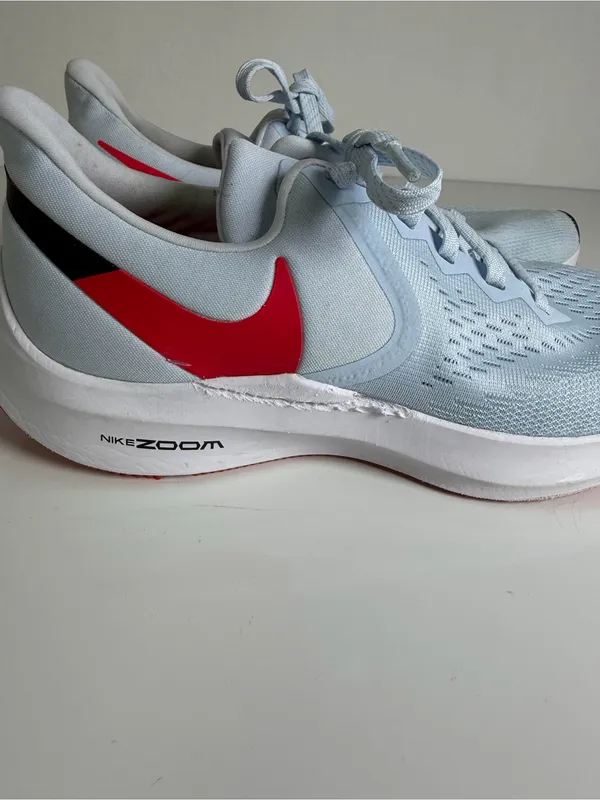 Nike Women’s Air Zoom Winflo 6 Size 10 Half Blue Red Running Shoes **Flaw - Image 3