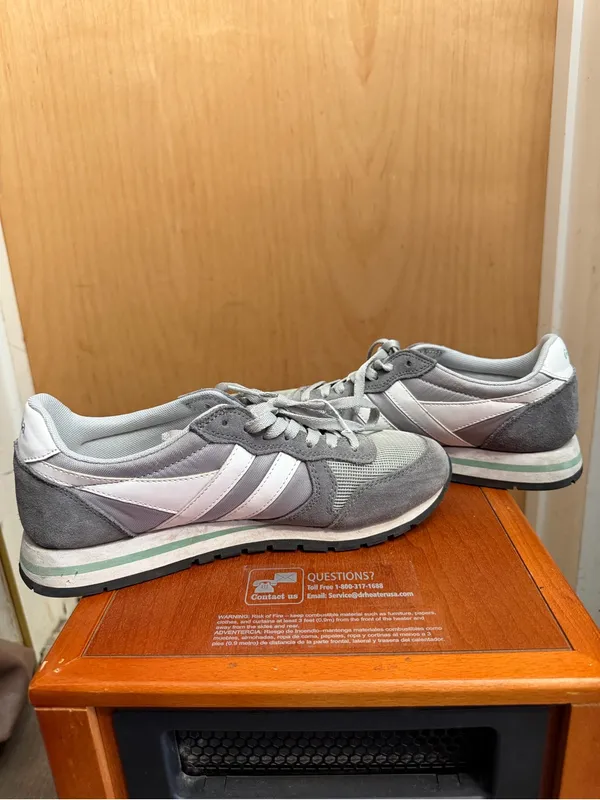 Gola Women’s Gray and White Retro Daytona Sneakers - Retail $110. Size: 9 - Image 6